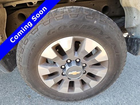 Used 2024 Chevrolet Silverado 2500 Custom w/ Custom Value Package image 12