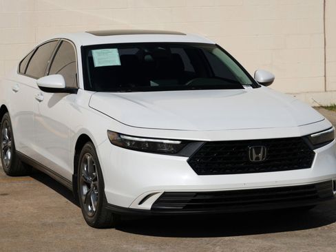 Used 2023 Honda Accord EX image 48