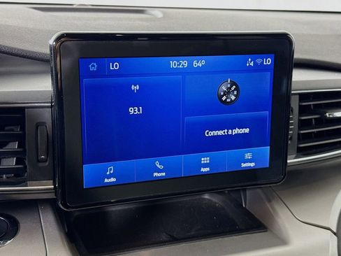 Used 2022 Ford Explorer XLT w/ Equipment Group 202A AWD/4WD image 6
