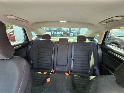 Used 2018 Ford Fusion SE FWD image 21