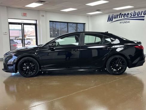 Used 2025 Toyota Camry SE image 9