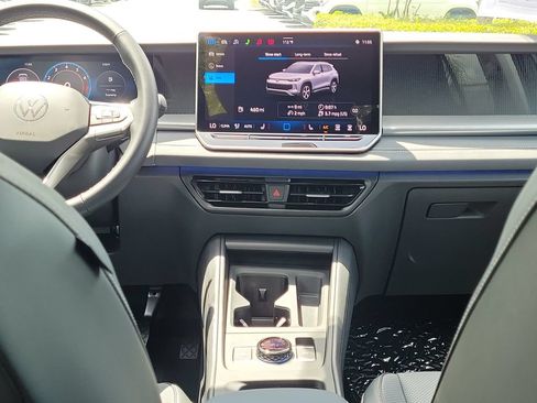 Certified 2026 Volkswagen Tiguan SE FWD image 16
