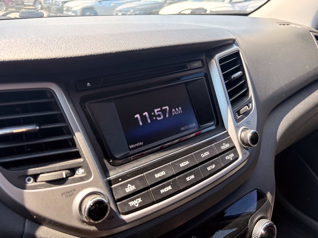 Used 2018 Hyundai Tucson SE w/ Cargo Package FWD image 16