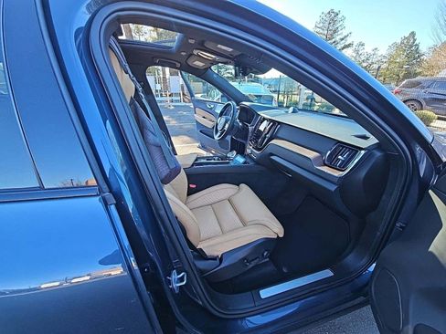 Used 2024 Volvo XC60 T8 Ultimate w/ Climate Package image 11