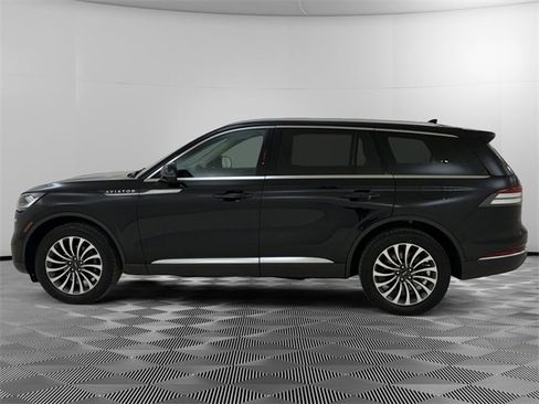 Used 2023 Lincoln Aviator AWD w/ Premium Package image 6