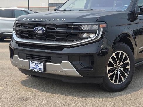 Certified 2025 Ford Expedition Platinum AWD/4WD image 2