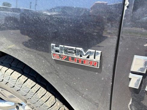 Used 2017 RAM 1500 Classic SLT w/ SLT Plus D←cor Group AWD/4WD image 11