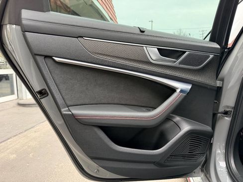 Used 2022 Audi RS 6 image 33