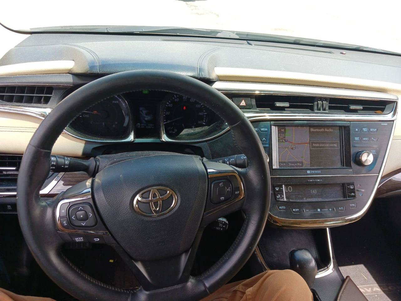 Used 2013 Toyota Avalon Limited FWD image 7