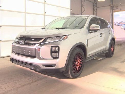 Used 2020 Mitsubishi Outlander Sport SE image 1