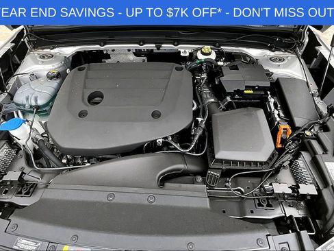 Used 2025 Volvo XC40 B5 Ultra w/ Protection Package Premier image 29