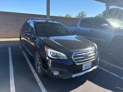 Used 2017 Subaru Outback 2.5i Touring AWD/4WD image 2
