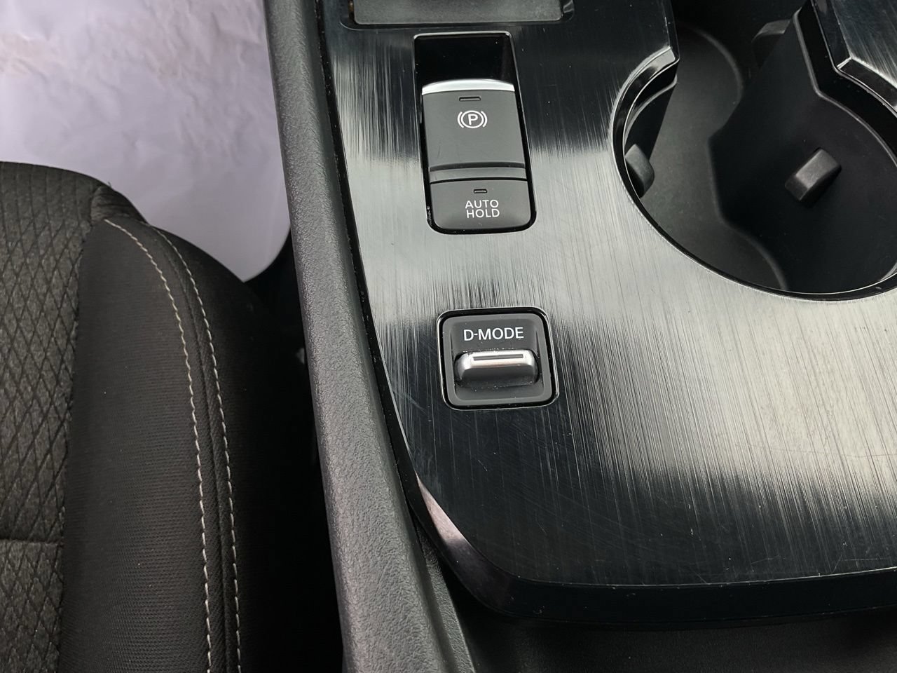 Used 2025 Nissan Rogue SV FWD image 23