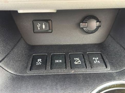 Used 2015 Toyota Highlander Limited w/ Driver Technology Package AWD/4WD image 20