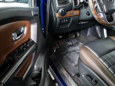 Used 2017 Nissan Titan Platinum Reserve image 8