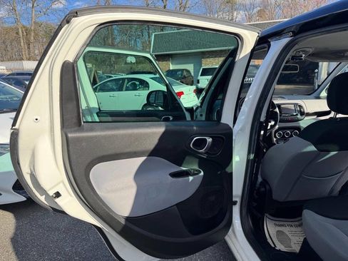 Used 2014 FIAT 500L Easy w/ Popular Equipment Group image 32