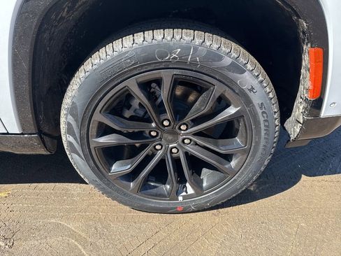 New 2026 Jeep Grand Wagoneer Summit image 9