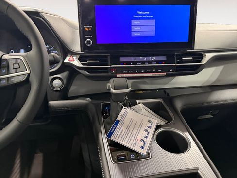 New 2026 Toyota Sienna XLE AWD/4WD image 11