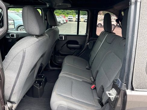 Used 2024 Jeep Wrangler Unlimited Sport AWD/4WD image 8