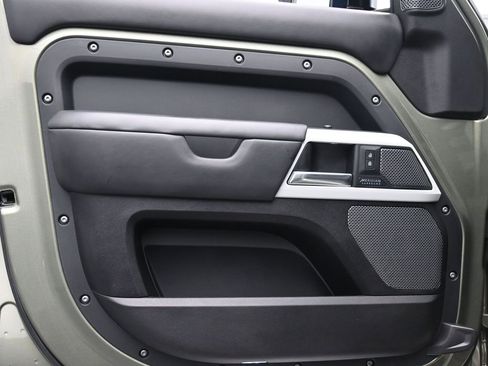 Used 2020 Land Rover Defender 110 HSE image 9