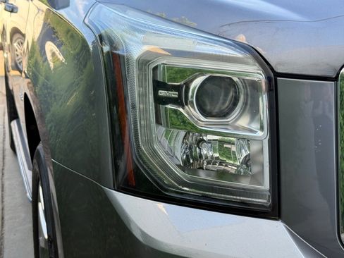 Used 2018 GMC Yukon SLT w/ Open Road Package RWD image 15