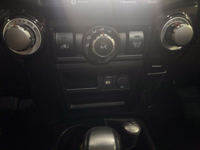 Used 2021 Toyota 4Runner Venture w/ Moonroof Package AWD/4WD image 26