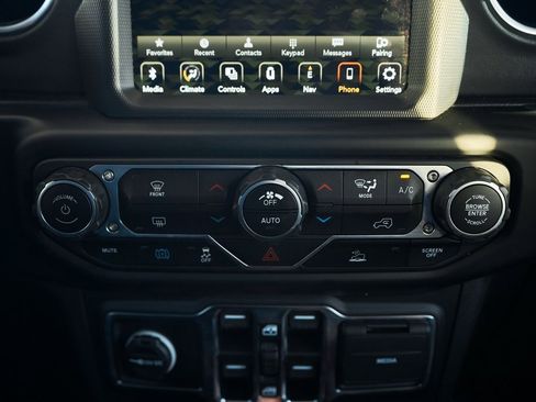 Used 2022 Jeep Wrangler Unlimited Sahara image 51