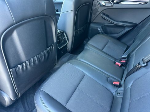Used 2023 Porsche Macan AWD/4WD image 13