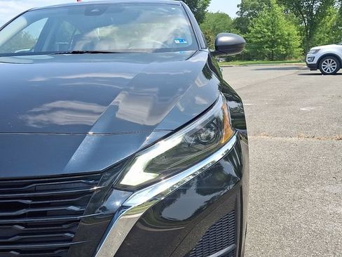 Used 2024 Nissan Altima 2.5 SV FWD image 9