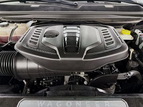 Used 2024 Jeep Wagoneer Series III AWD/4WD image 30