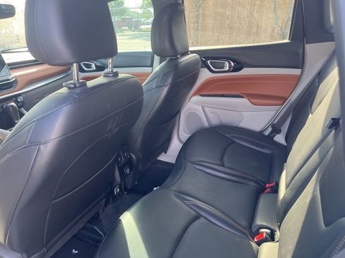 Used 2023 Jeep Compass Limited image 6