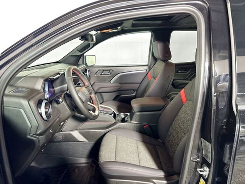 Used 2024 Chevrolet Colorado Z71 w/ Z71 Convenience Package 2 image 11