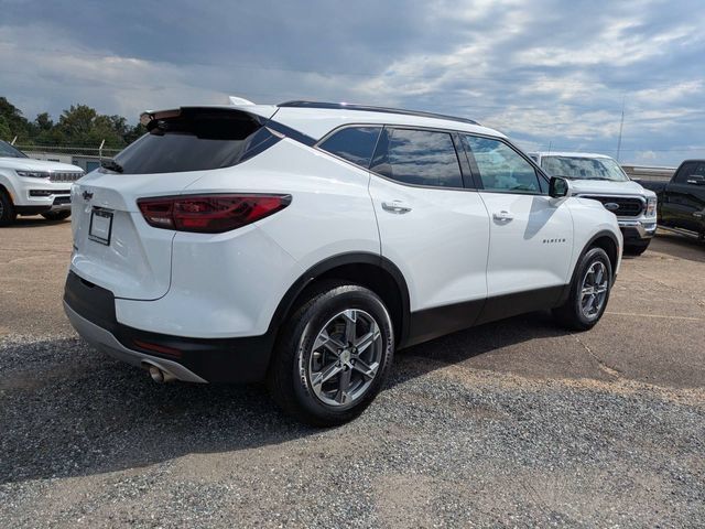 Used 2024 Chevrolet Blazer LT w/ Convenience Package FWD image 4