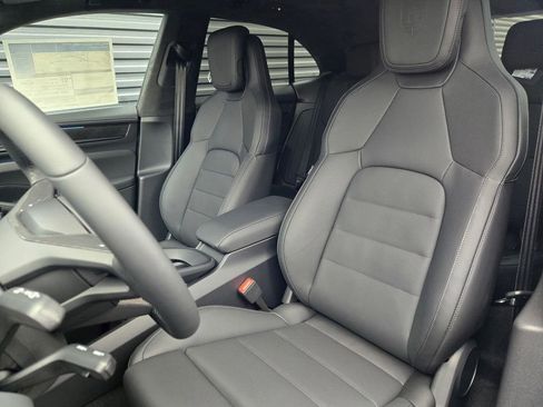 New 2025 Porsche Macan Turbo Electric image 5