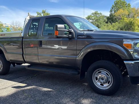 Used 2015 Ford F250 XL w/ XL Appearance Package AWD/4WD image 13