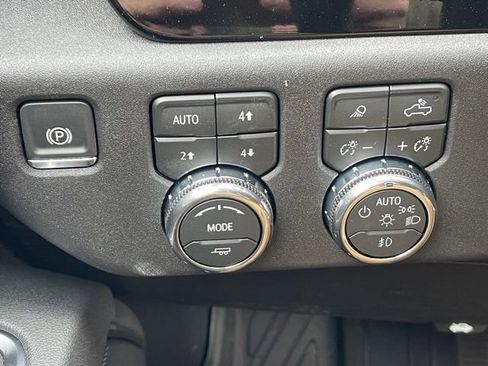 New 2026 GMC Sierra 2500 SLT image 16