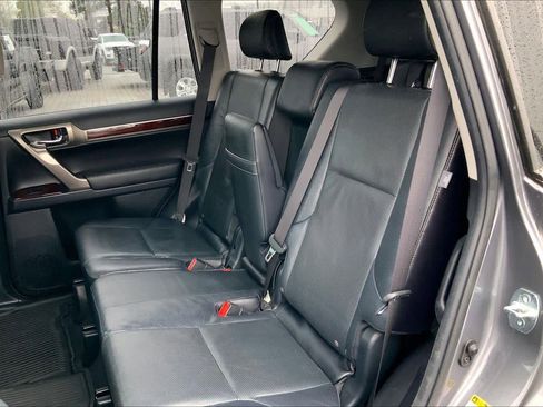 Used 2016 Lexus GX 460 image 19