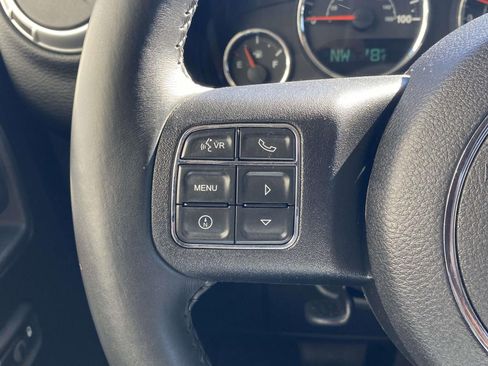 Used 2017 Jeep Wrangler Unlimited Rubicon w/ Connectivity Group AWD/4WD image 20