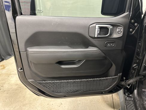 Used 2022 Jeep Wrangler Unlimited Rubicon w/ Xtreme Recon 35" Tire Package image 14