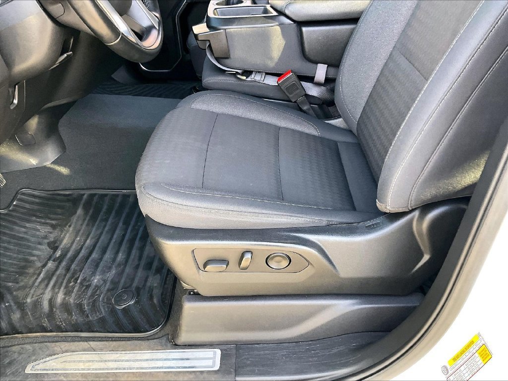 Used 2025 Chevrolet Silverado 1500 LT AWD/4WD image 31