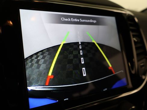 Used 2022 Jeep Grand Cherokee Limited image 48