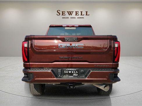 Used 2024 GMC Sierra 2500 Denali Ultimate w/ Max Trailering Package AWD/4WD image 4