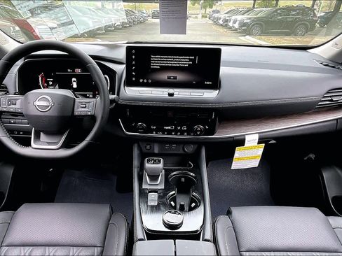 New 2026 Nissan Rogue Platinum image 5