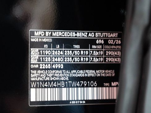 Used 2026 Mercedes-Benz GLB 250 4MATIC image 35