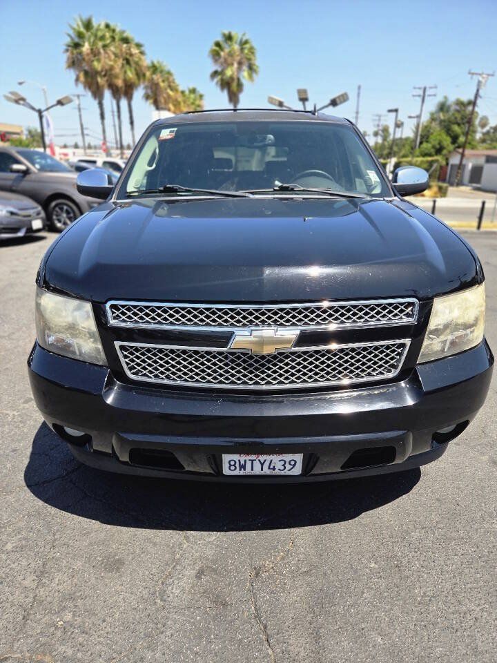 Used 2011 Chevrolet Tahoe LTZ RWD image 4