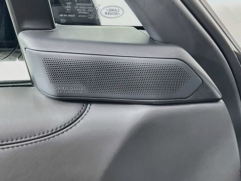 Used 2025 Land Rover Range Rover SE AWD/4WD image 19