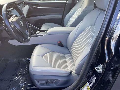 Used 2019 Toyota Camry SE image 28