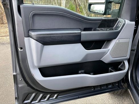 Used 2024 Ford F250 XLT w/ Black Appearance Package image 20