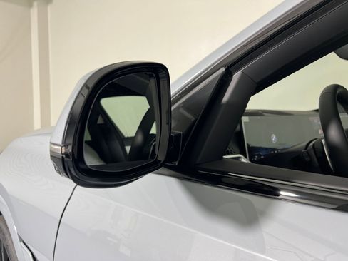 New 2026 BMW X6 xDrive40i w/ Climate Comfort Package image 24