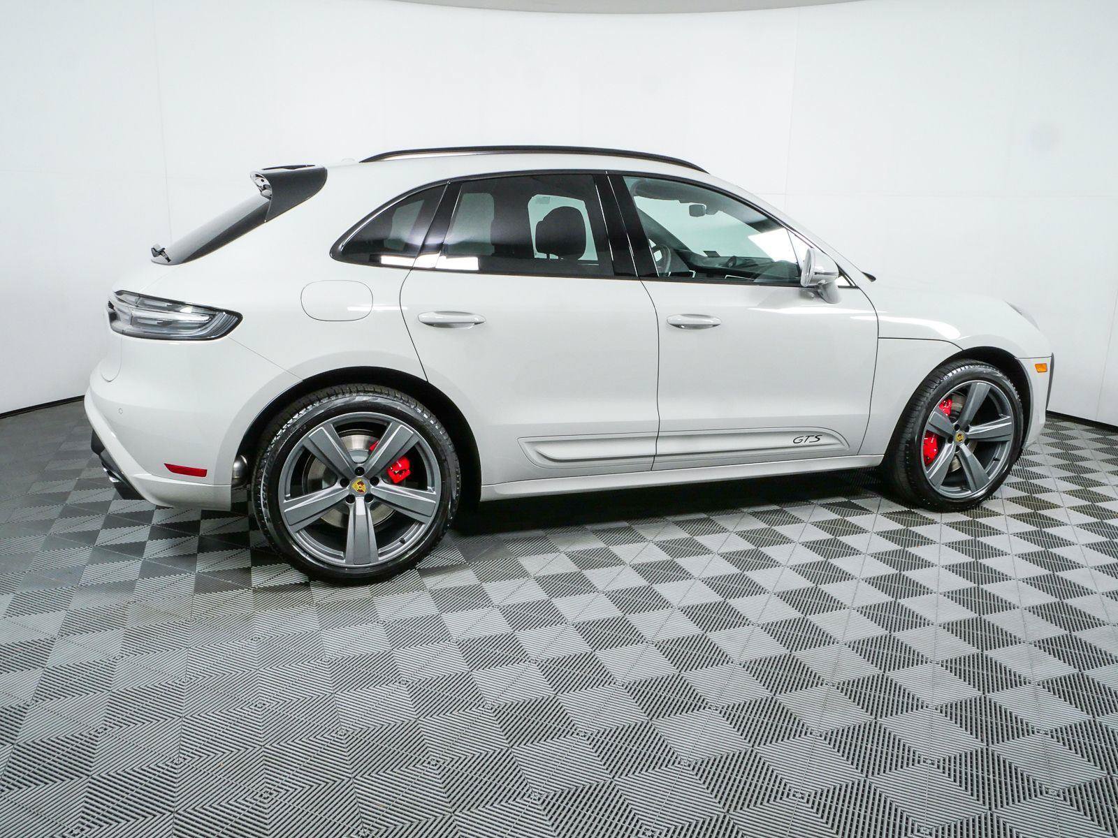 New 2026 Porsche Macan GTS AWD/4WD image 30